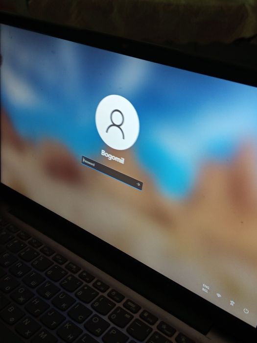 Лаптоп lenovo  14 incha с леки забележки