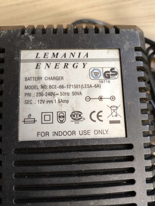 Зарядно устроиство LEMANIA ENERGY за  стартовото устройство 1,5A 12V