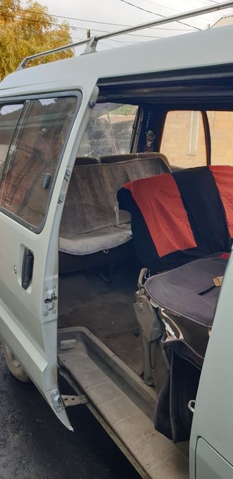 Продам бус toyota model f