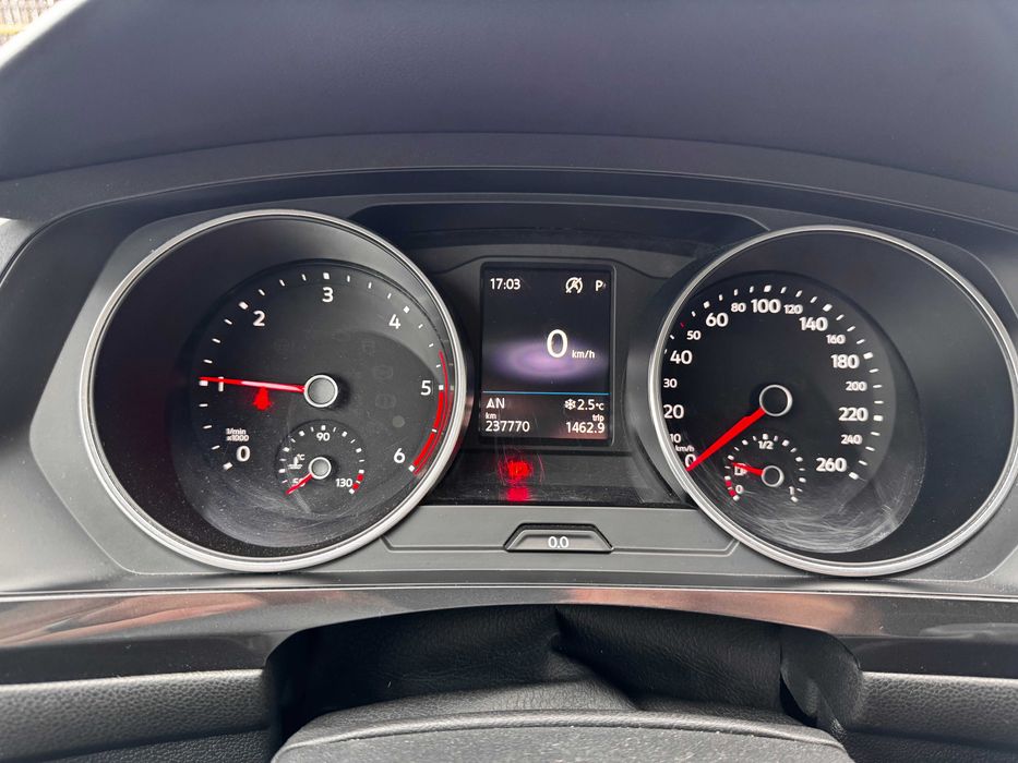 VW Tiguan Allspace 2018 DSG 7 locuri 2.0 TDI 150CP ACC Navi Mare