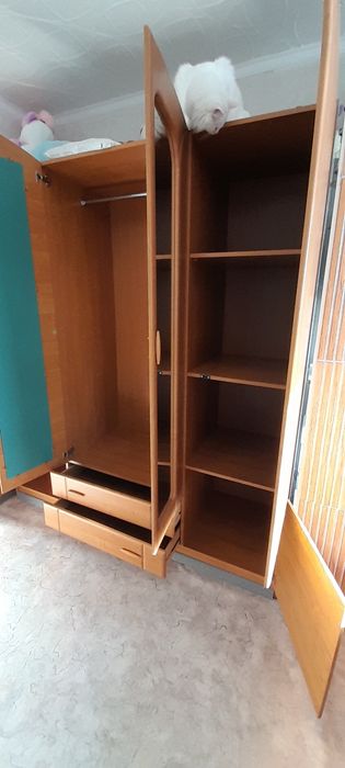 Продам спальный гарнитур