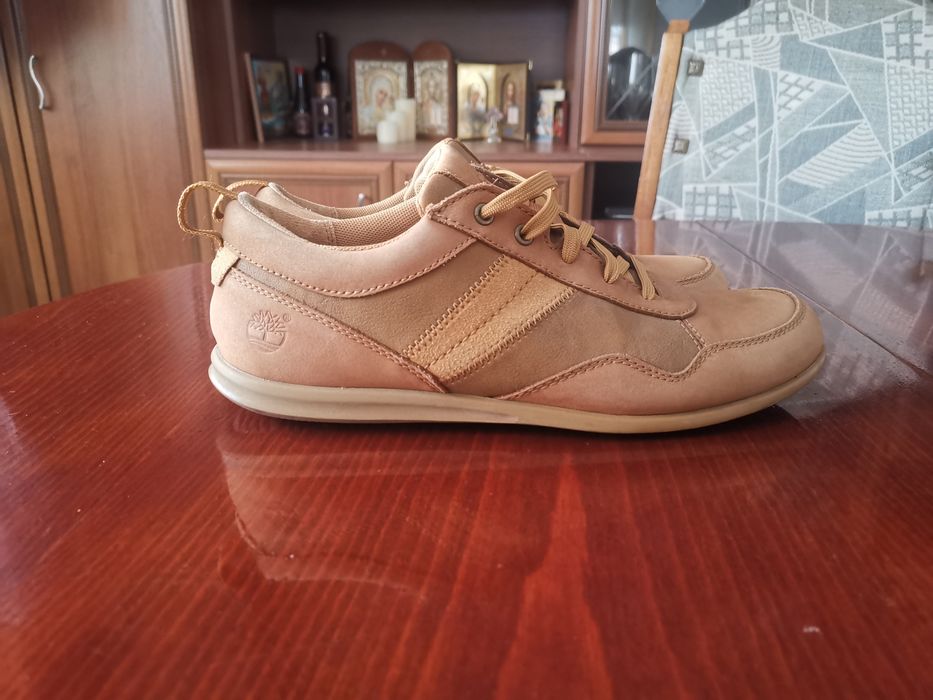Vând adidași timberland mărime 41,5