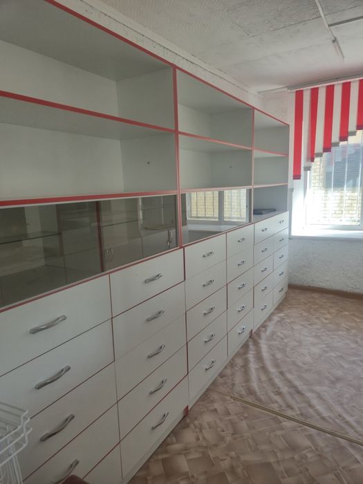 Продам мебель для аптеки