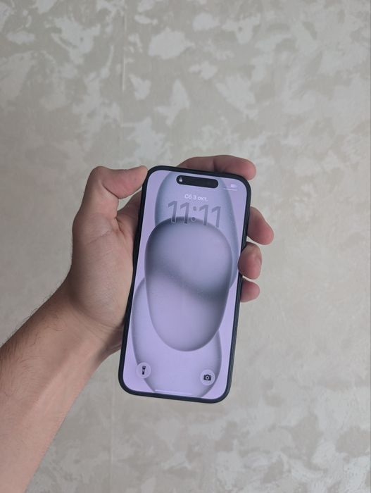 iPhone 15 128 в идеале