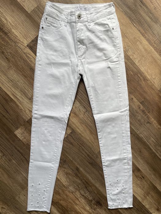 Нови  бели дънки