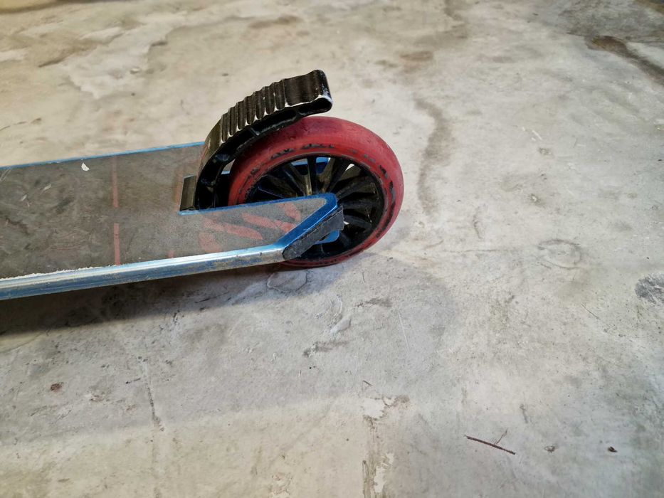 Тротинетка  със степенка и спирачка