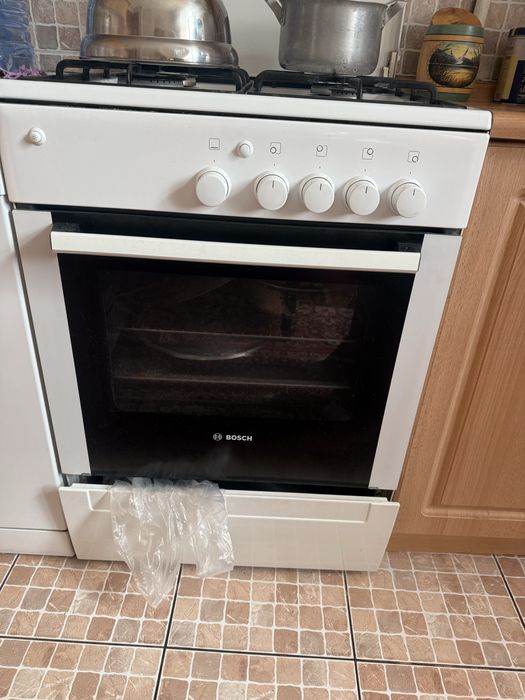 Продам газовую плиту Bosch