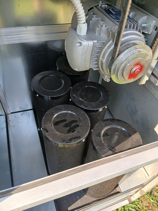 Hota industriala noua cu filtru de carbune