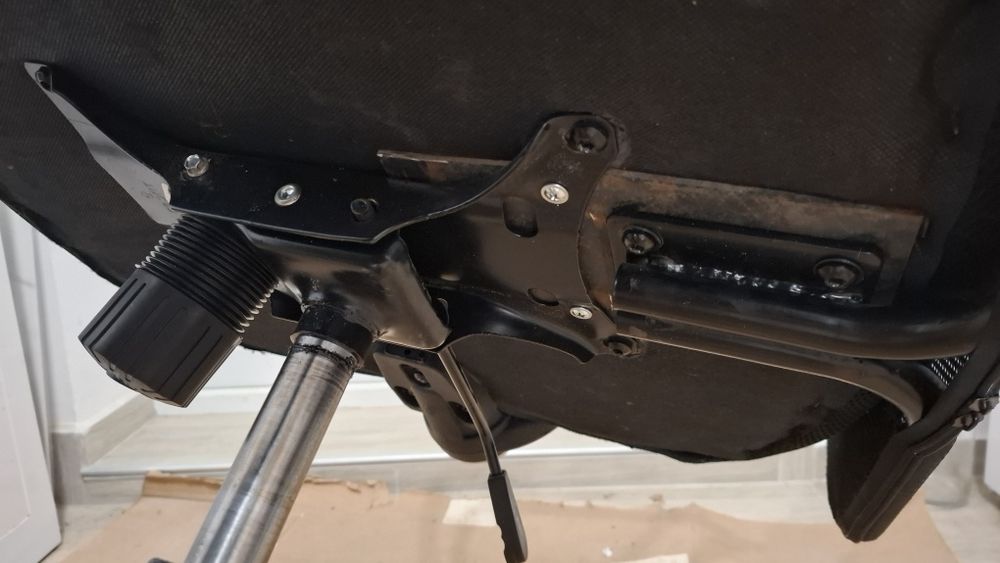 Офис стол – здрав, стабилен и в отлично състояние