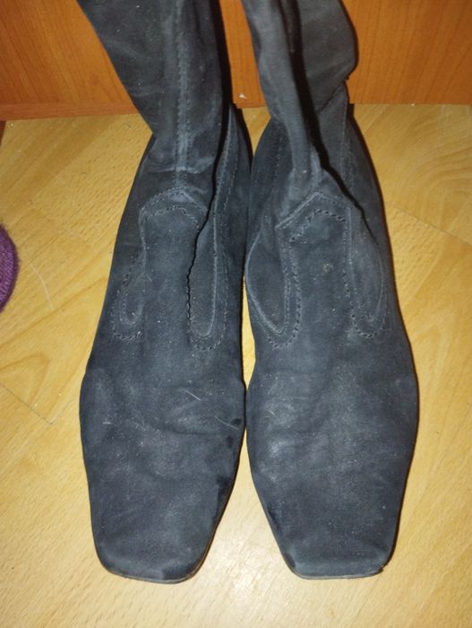 Cizme lungi piele întoarsă ,stare f bună + hanorac cadou