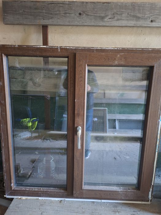 Tamplarie pvc culoare nuc si alb