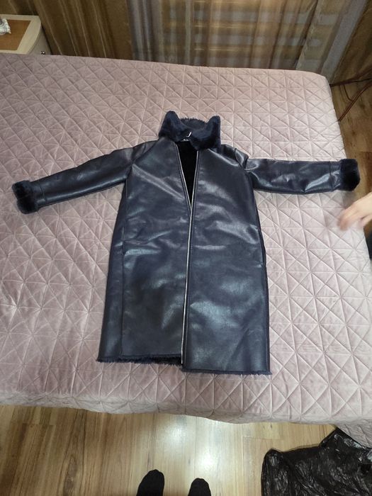 Кожено палто Guess