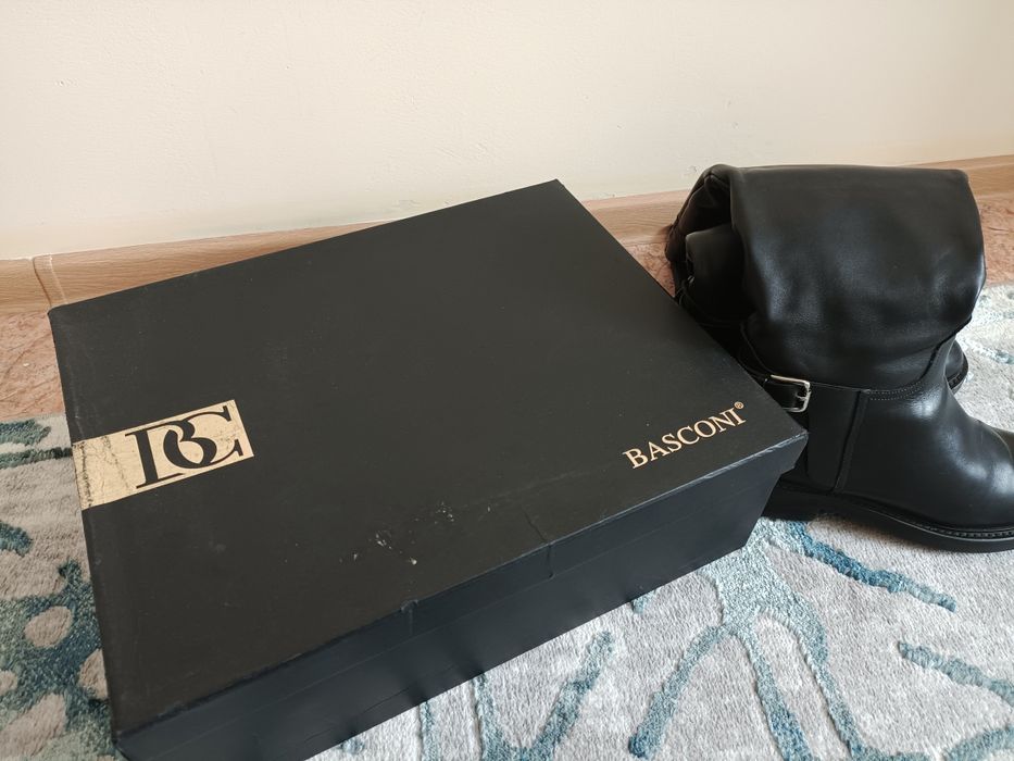 Срочно продам сапоги