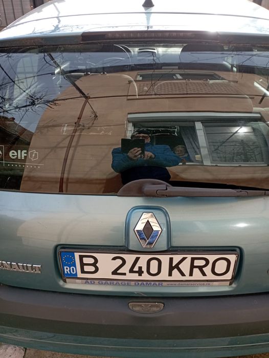 Vând uși și aripi , stare perfectă Renault clio 2 extrem,