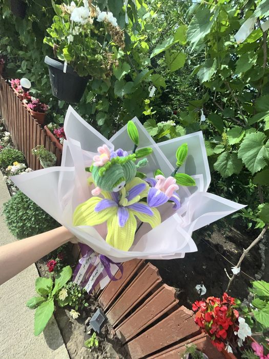 Buchet flori sara plusata ,handmade