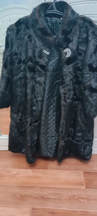 Срочно ПРОДАМ ШУБУ!!!С короткими рукавами.