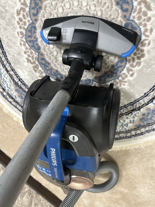 Пылесос Philips в отличном состоянии plisos