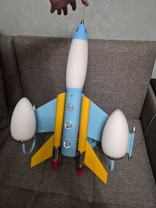 Продам люстру самолёт