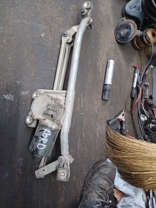 Трапеция дворников Форд Мондео 2