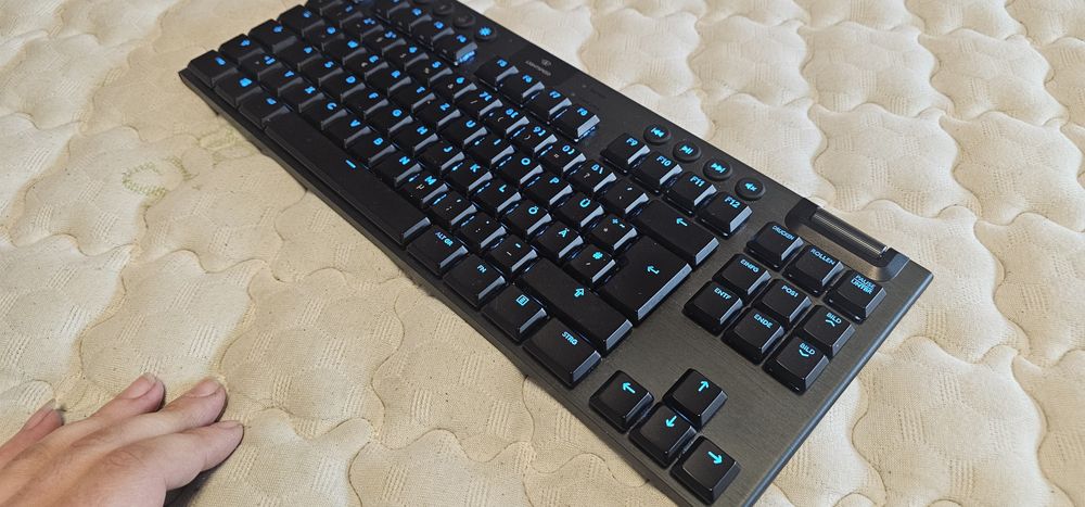 Logitech g915 TKL Lightspeed