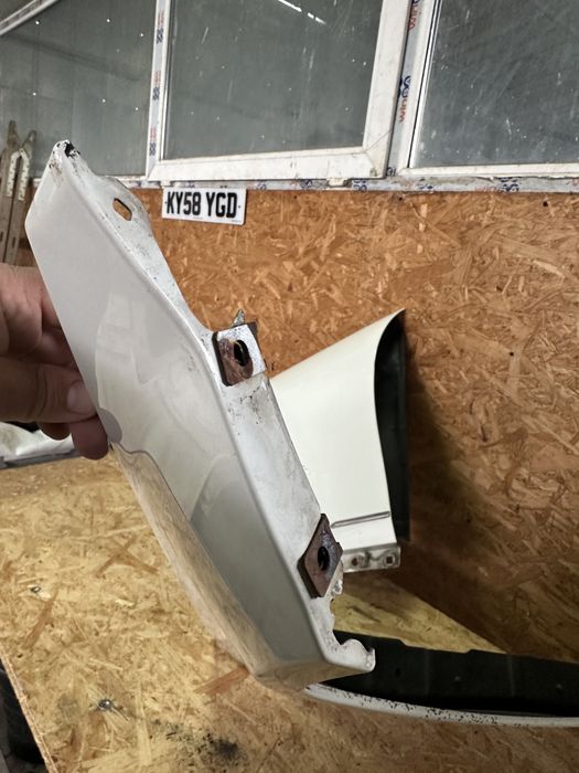 Aripa stanga/dreapta fata Mercedes w204