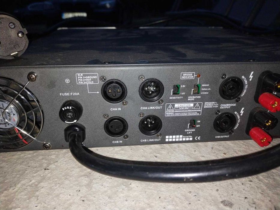 Vând sau schimb boxe cu amplificator și mixer bluetooth