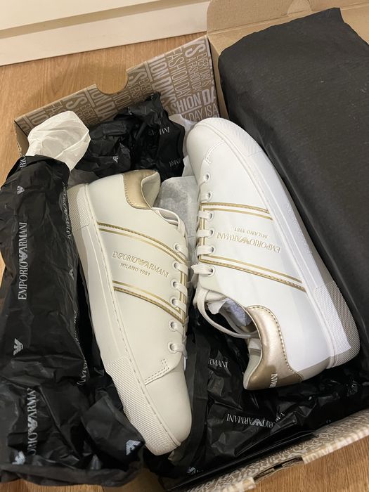 Чисто нови сникърси Emporio Armani