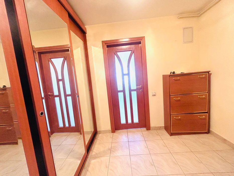 Vând 2 camere Calea Văcărești, zona Tineretului