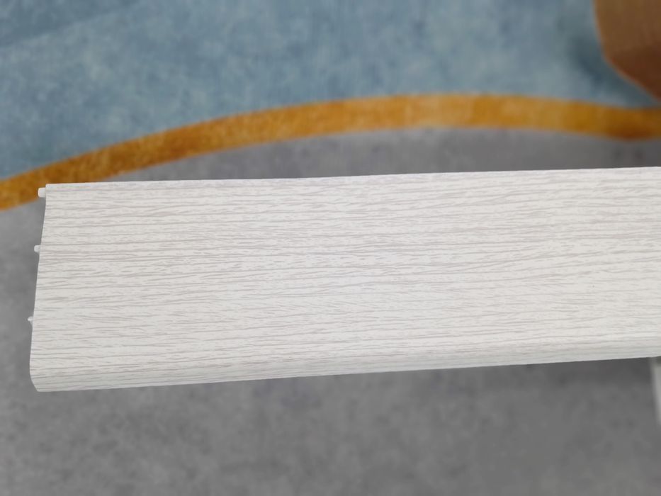 Продам плинтуса напольные