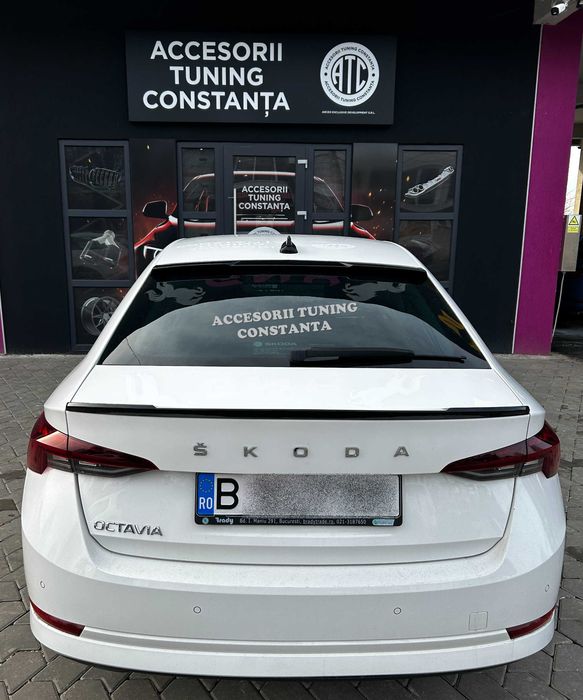 Eleron Luneta - Skoda Octavia 4 Sedan Negru Lucios