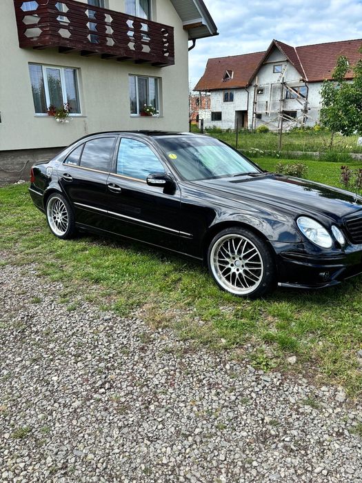 Mercedes-Benz E class. Accept si schimb cu cutie automata
