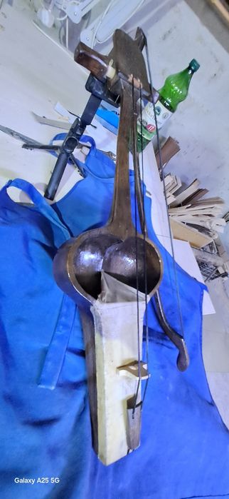 Қылқобыз  футлярымен бірге