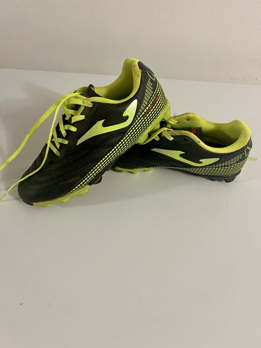 Vand ghete de fotbal