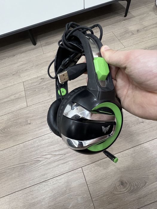 Продам игровые наушники