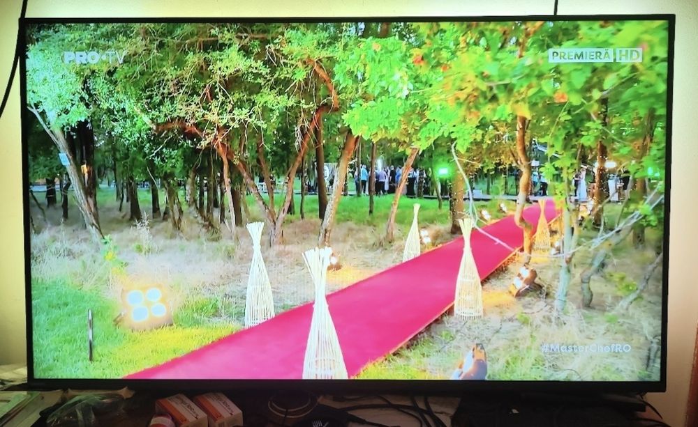 Tv 140cmSmart4K Ultra HD nou la cutie
