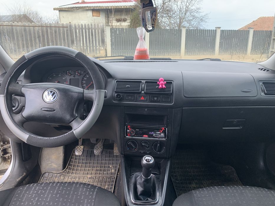 Vând Volkswagen Golf 4, motor 1.4 16V