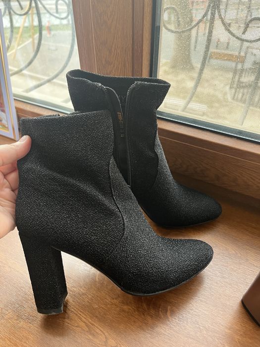 Три пары обуви за 5000тг