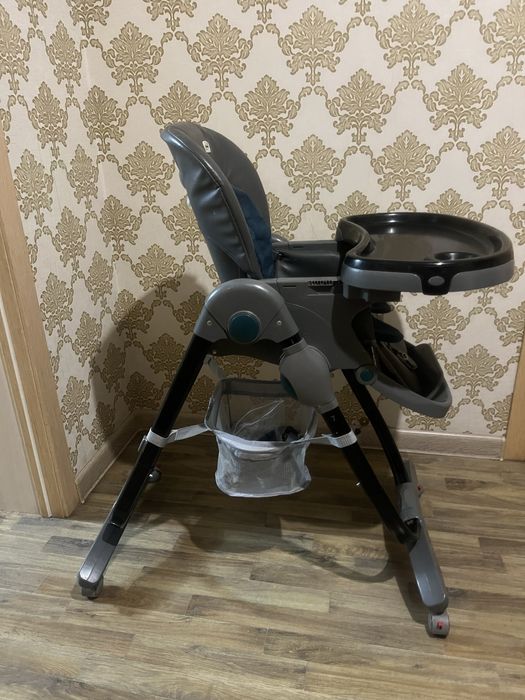 Стульчик для кормление в отличном состояний