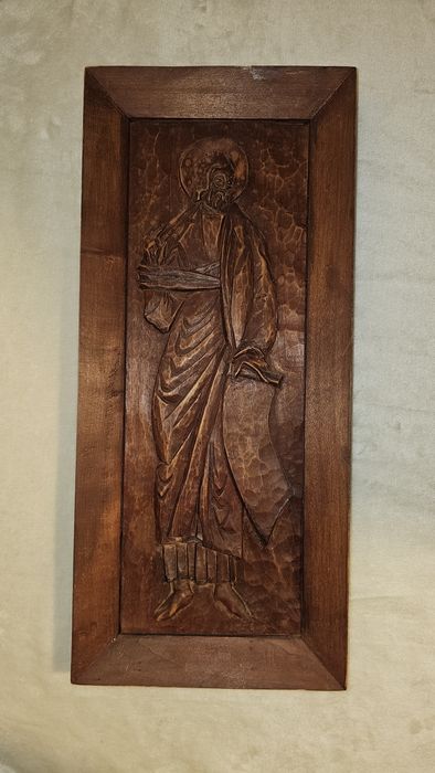 Icoana sculptată manual din lemn masiv