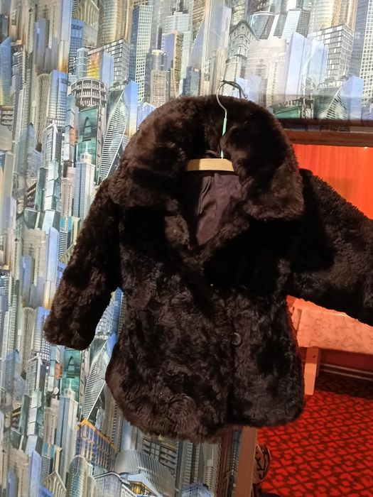 Продам детские шубки тёплые