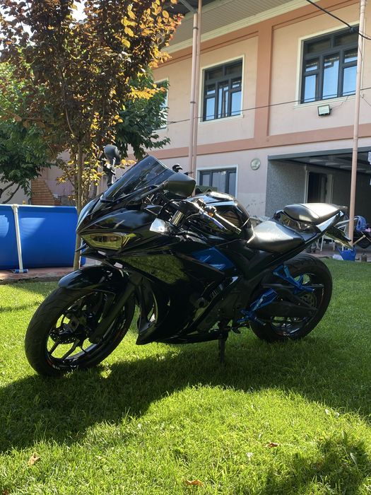 Moto 325cc Yamaha R3 Nooma