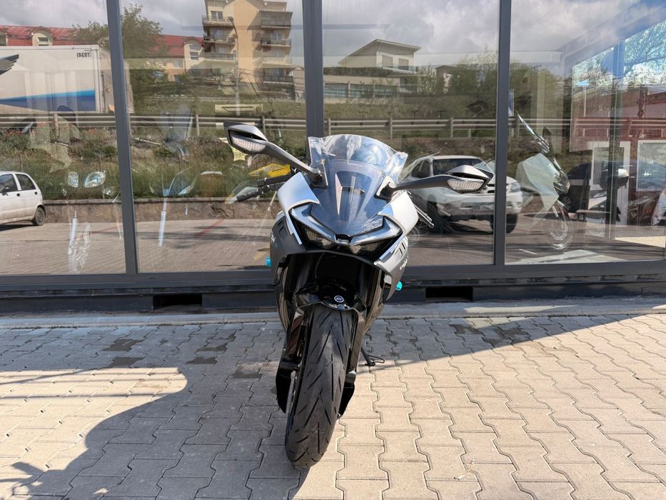Cf Moto 675 SR-R - Garantie - Transport Gratuit -