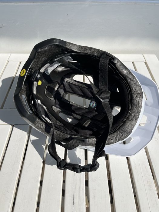 Каската за велосипед Scott ARGO PLUS