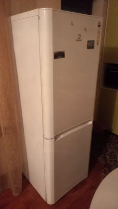 Холодильник буу индесит