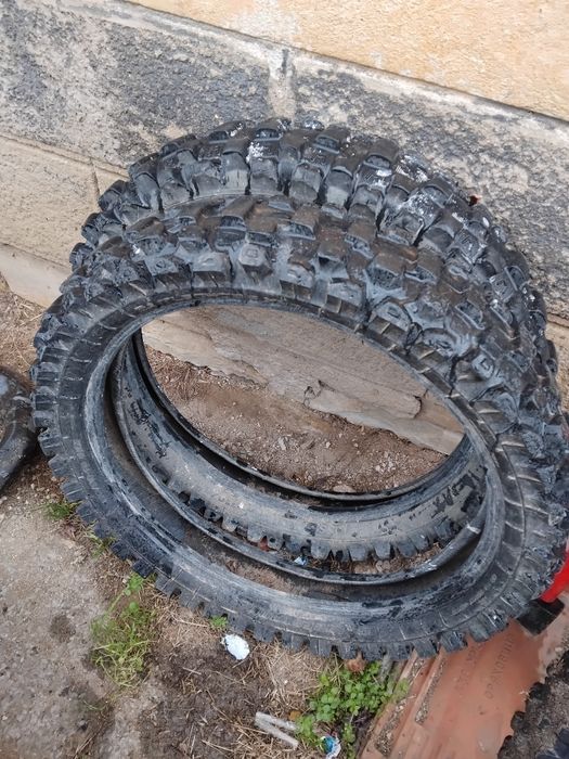 Кросови гуми за мотор