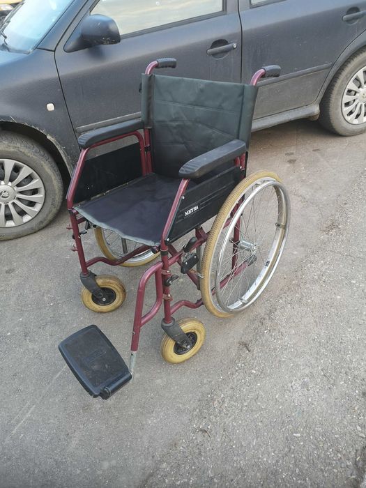 scaun cu rotile Meyra  fotoliu rulant, pentru handicap locomotor