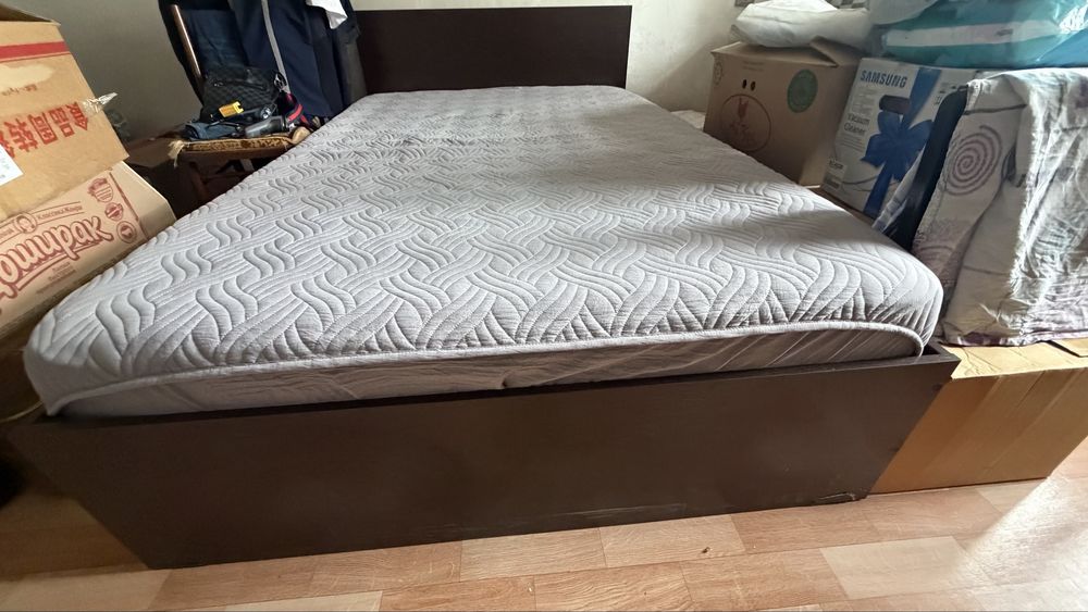 Продам кровать полуторку