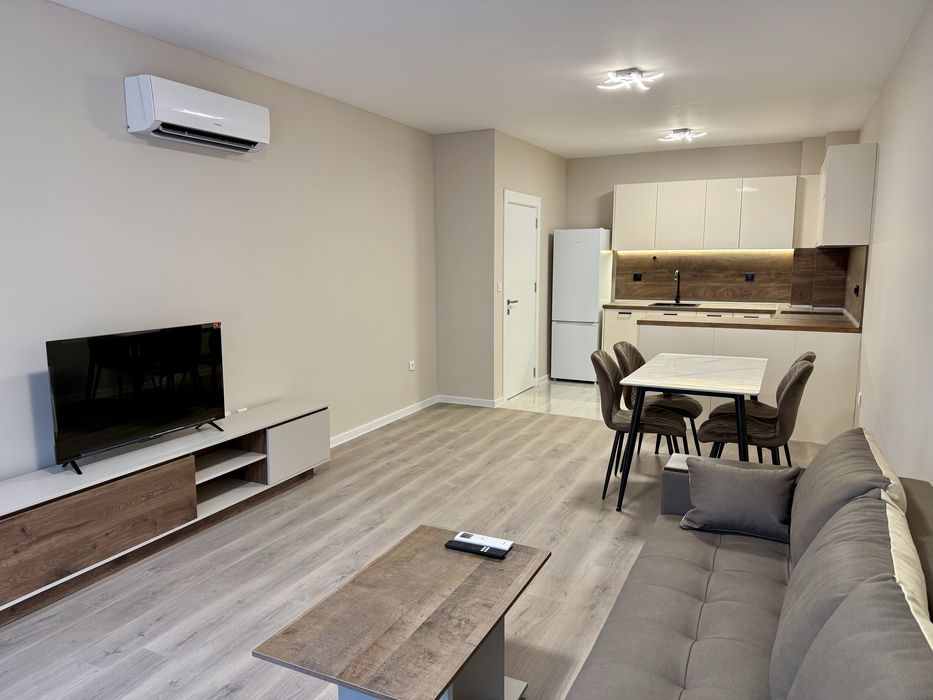 Двустаен апартамент с подземно паркомясто под наем в к-с “Южен 2”