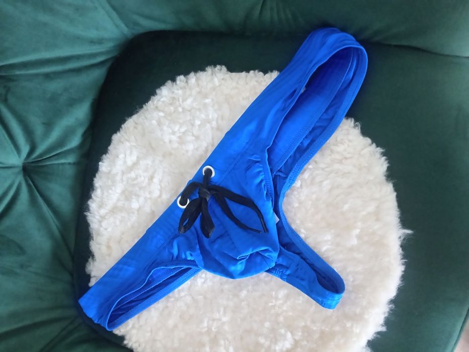 Vând slip de baie tanga pt bărbați
