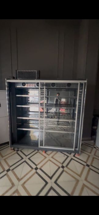 Холодильник витрина высокий